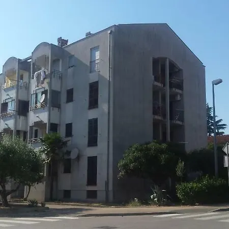 Ana Apartment *